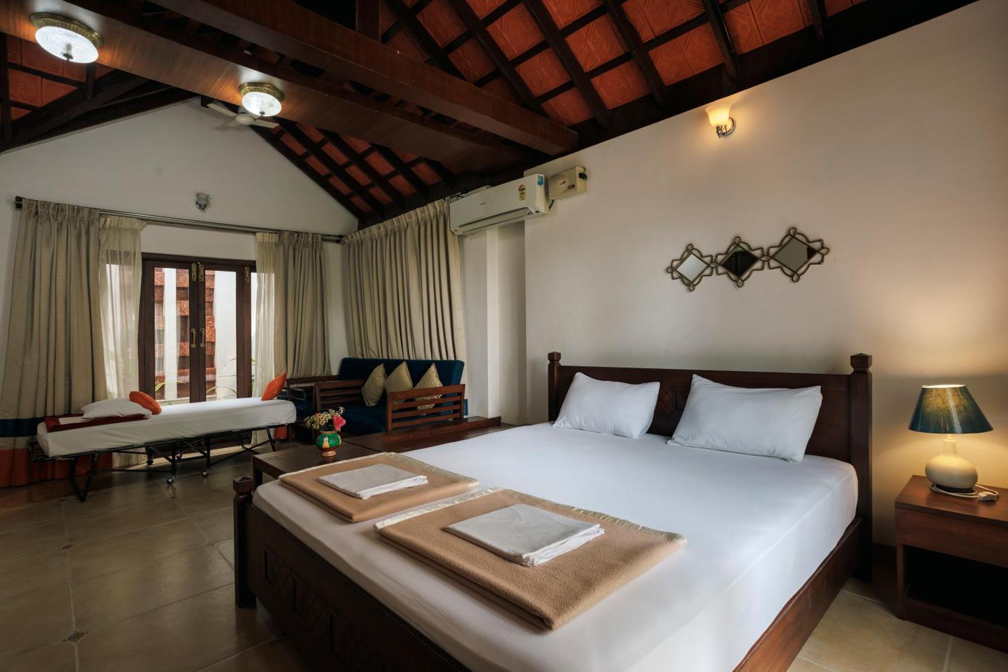 Sai Vishram Beach Resort Bainduru Экстерьер фото